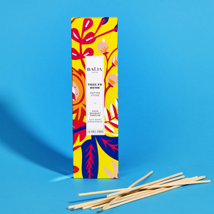 Etui avec 16 tiges de rotin...